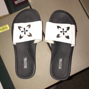 Micheal kors velcro sandals